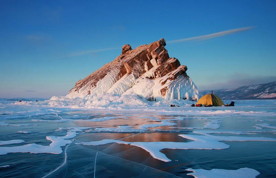 Мыс уюга на байкале. Зимний байкал остров ольхон. Малое море байкал зима. Цаган-хушун малое море. Остров огой на байкале зимой.