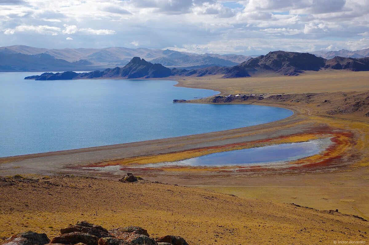 Крупные озера монголии. Мухортын элс монголия. Национальный парк озеро хубсугул. Цаган-нур монголия озеро. Национальный парк озеро хубсугул.
