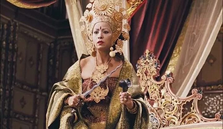 Аниме mashou no nie. Фильм три королевы сиама. Три королевы кунарда. Аниме mashou no nie. Mashou no nie 3 / покорение королевы 3.