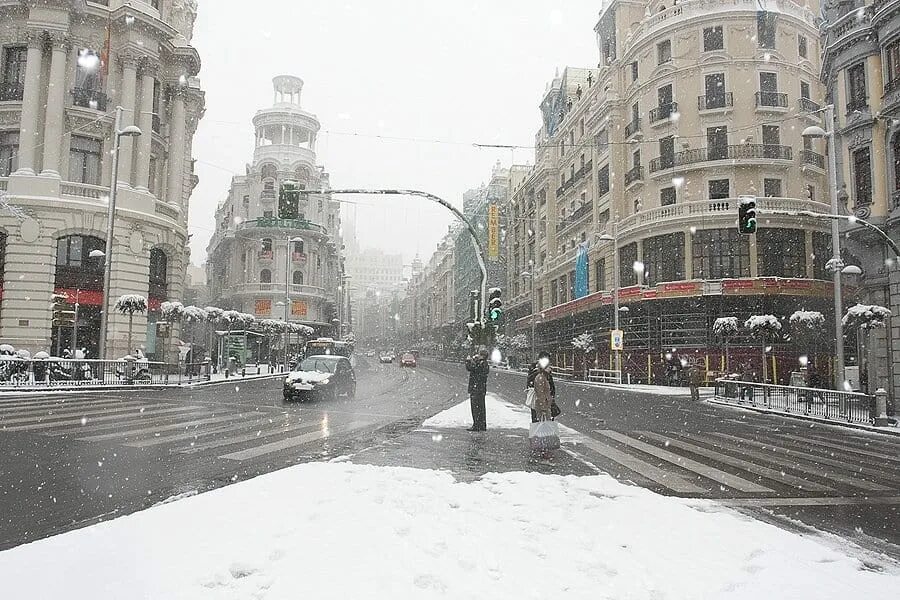 Мадрид погода сегодня. Мадрид зима 2021. Мадрид зимой. Зима в Мадриде. Madrid зимой.