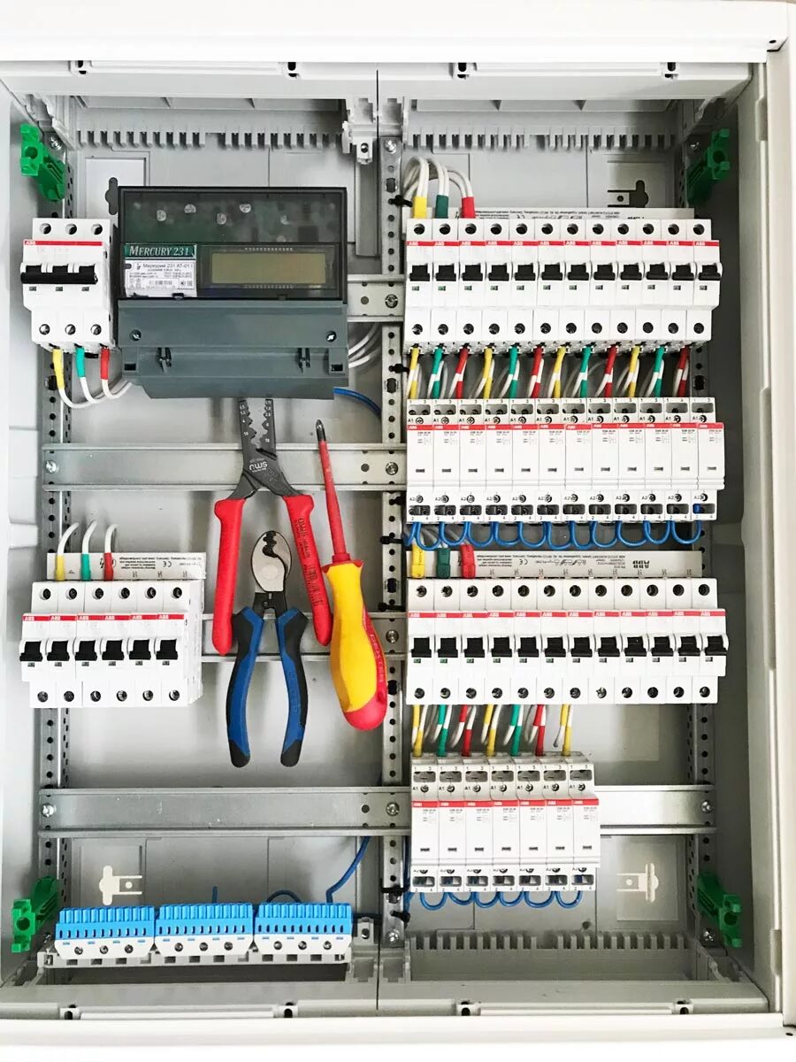 Щиток распределительный щр3 ABB. Электрощит 50 40 20. Щит электрический электромонтаж щита. Шкафы ГРЩ 4000а электрощит. Пуэ электрощиты