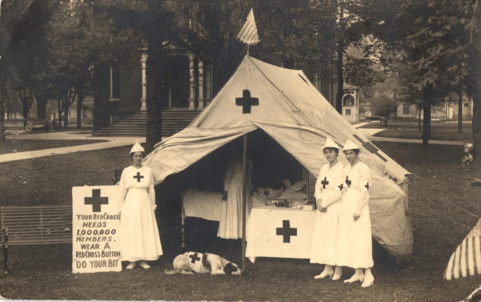 Красный крест первая мировая. Красный крест 1918. Красный крест в 1 мировой войне. Красный крест 1917.