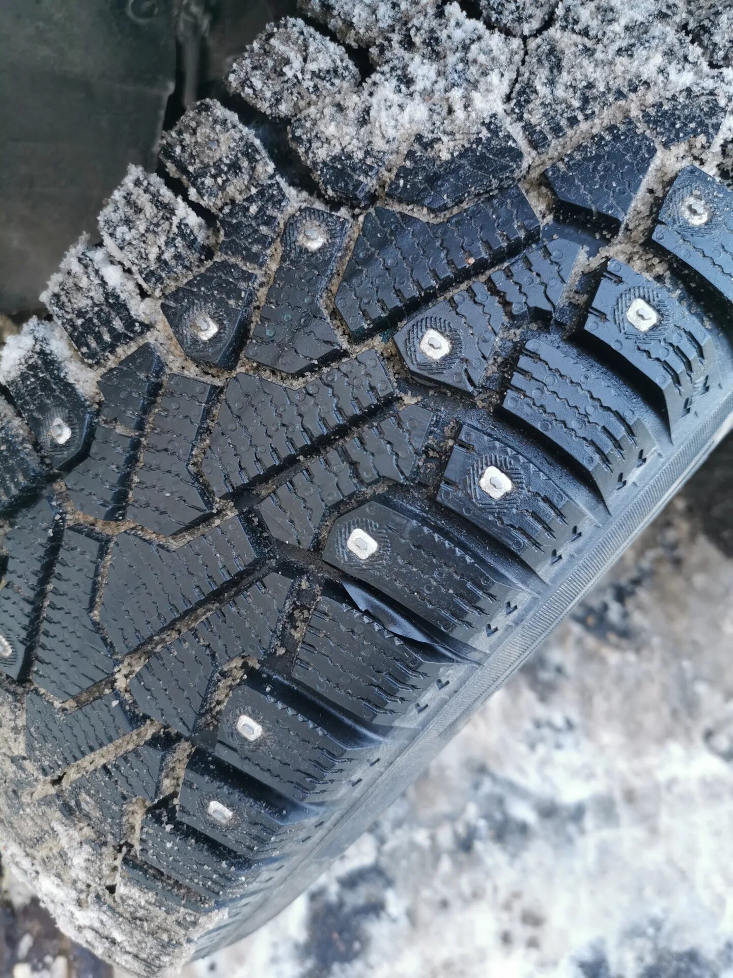 Шипованная резина айс. Pirelli Ice Zero 185/65/15. Пирелли айс Зеро 195/65/15. Пирелли айс Зеро фр 185/65/15 новая. Pirelli Ice Zero шип.