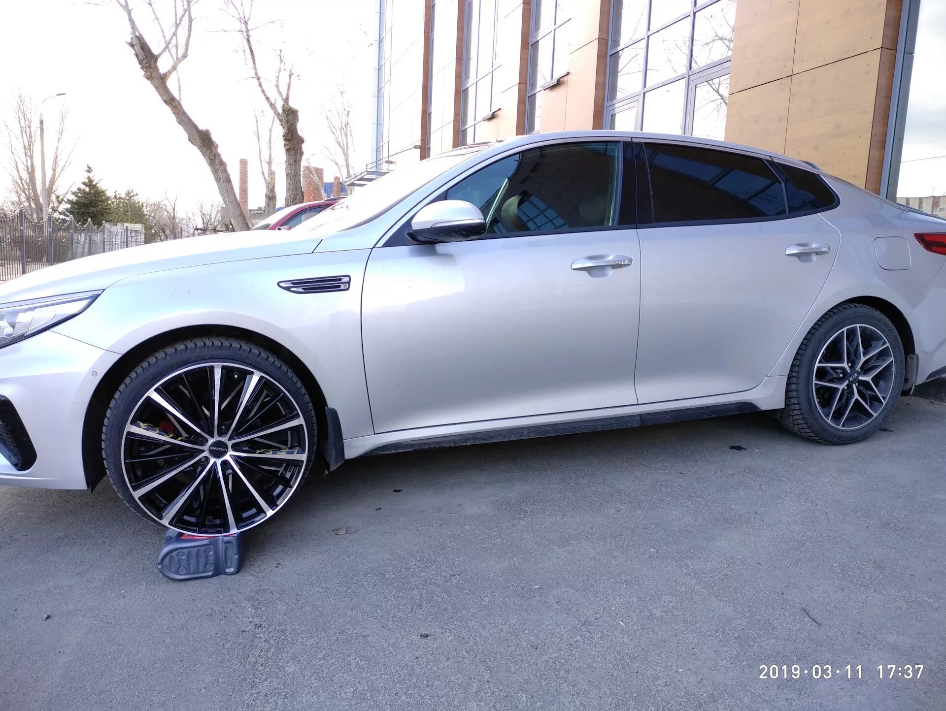 Диски скад r17 kia optima. Kia optima r17 черная. Диски r18 киа оптима 2012. Диски на киа оптима r17. Диски на киа оптима r18.