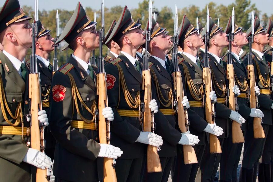 Равнение на старших