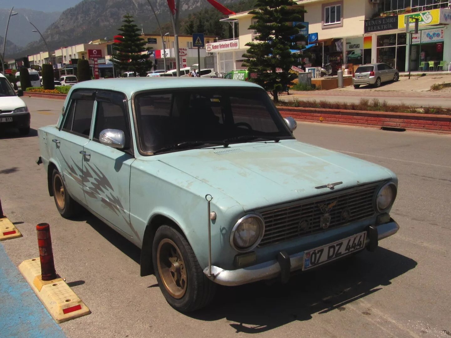 автомобили в турции. турецкие машины марки. тофас мурат 124. турецкая автомобильная марка. турки машины.