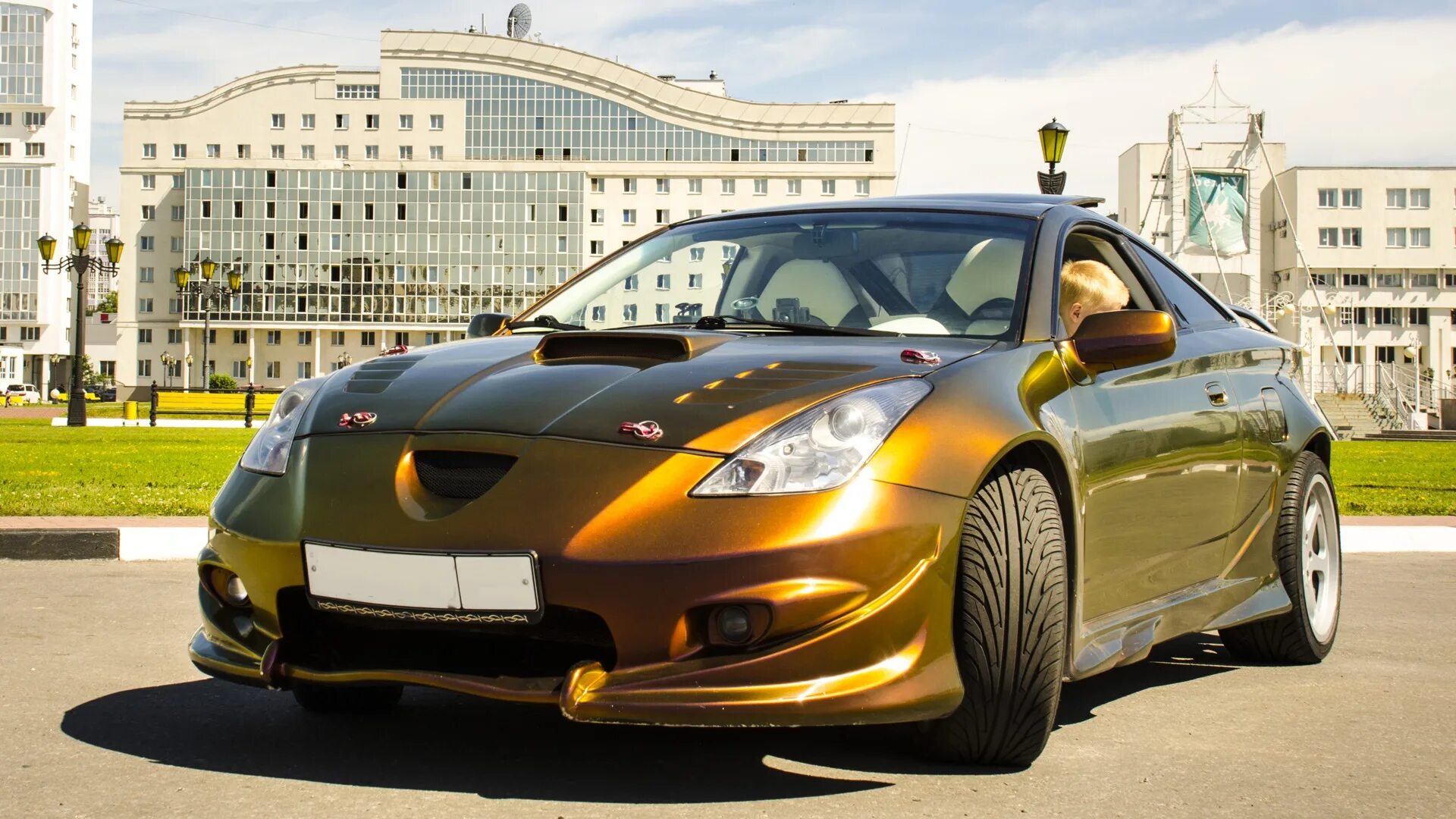 Золотой хамелеон. Тойота Селика Золотая. Toyota Celica 1.8. Toyota Celica хамелеон. Toyota Celica золотистый.