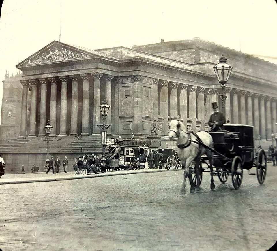 Town Hall Liverpool 19 Century. St George's Hall, Liverpool.