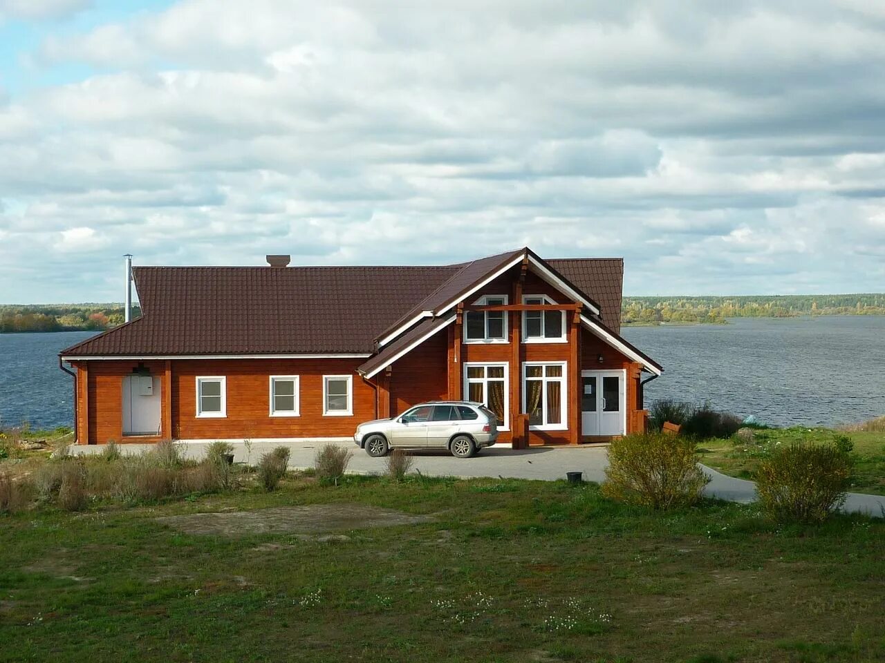 Рыбацкая заводь Усманский. Разнежье Нижегородская область база отдыха Волшебная заводь. База отдыха Рыбацкая заводь Усманский район. Дом свой берег Пирс Волги Нижний Новгород. Дом волги 4