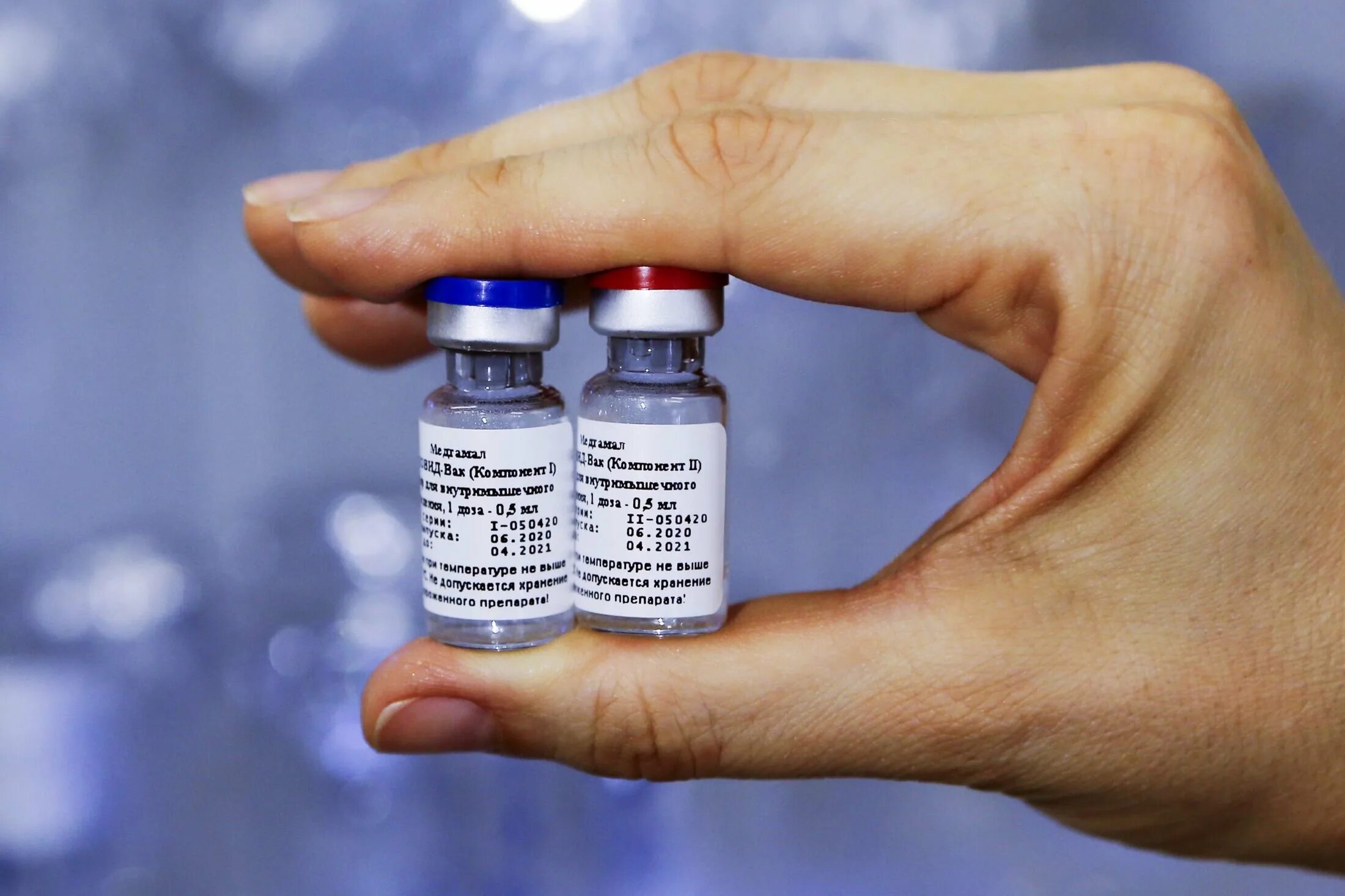 Спутник вакцина от коронавируса. Российская вакцина Спутник. Спутник 5 вакцина. Двухкомпонентная вакцина.