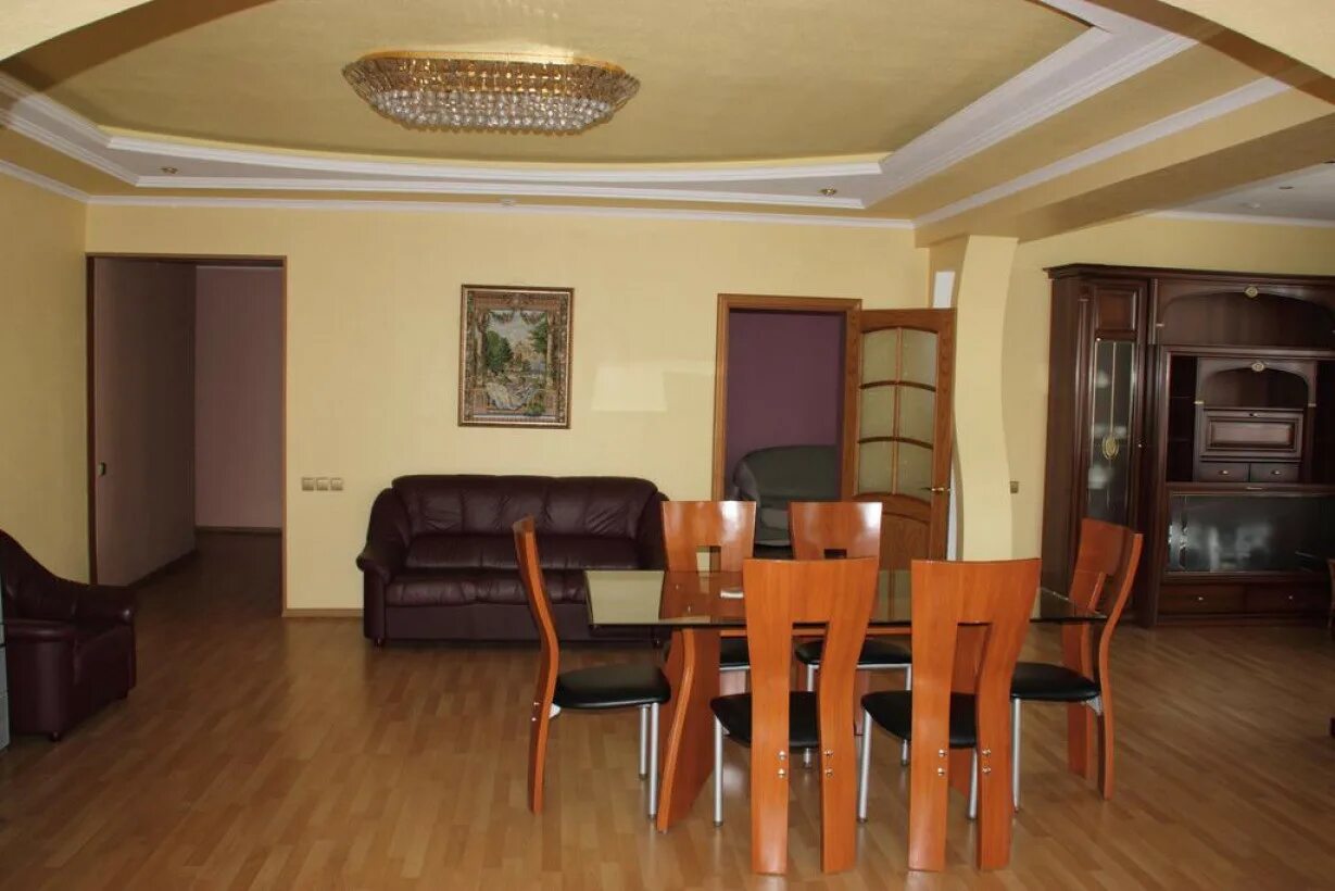 Комсомольская 1 прокопьевск. Улица комсомольская гостиница заря прокопьевск. Номера в гостинице заря прокопьевск. Гостиница заря ленинск-кузнецкий. Комсомольская 1 прокопьевск.