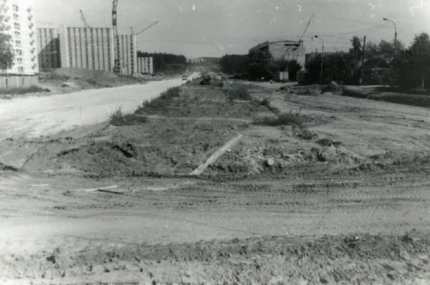 Октябрь ижевска. Старые фото Ижевска 10 лет октября. Ижевск фото 1986 года Удмуртская улица 10 лет октября. Фото Ижевска 10 лет октября 2000 год. 10 Лет октября Ижевск фотографии 2000 года.