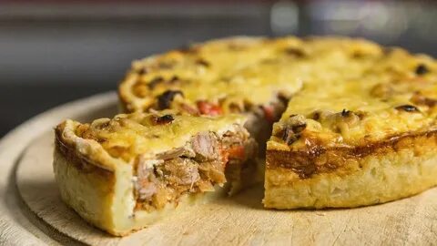 Пирог с грибами и фаршем в духовке