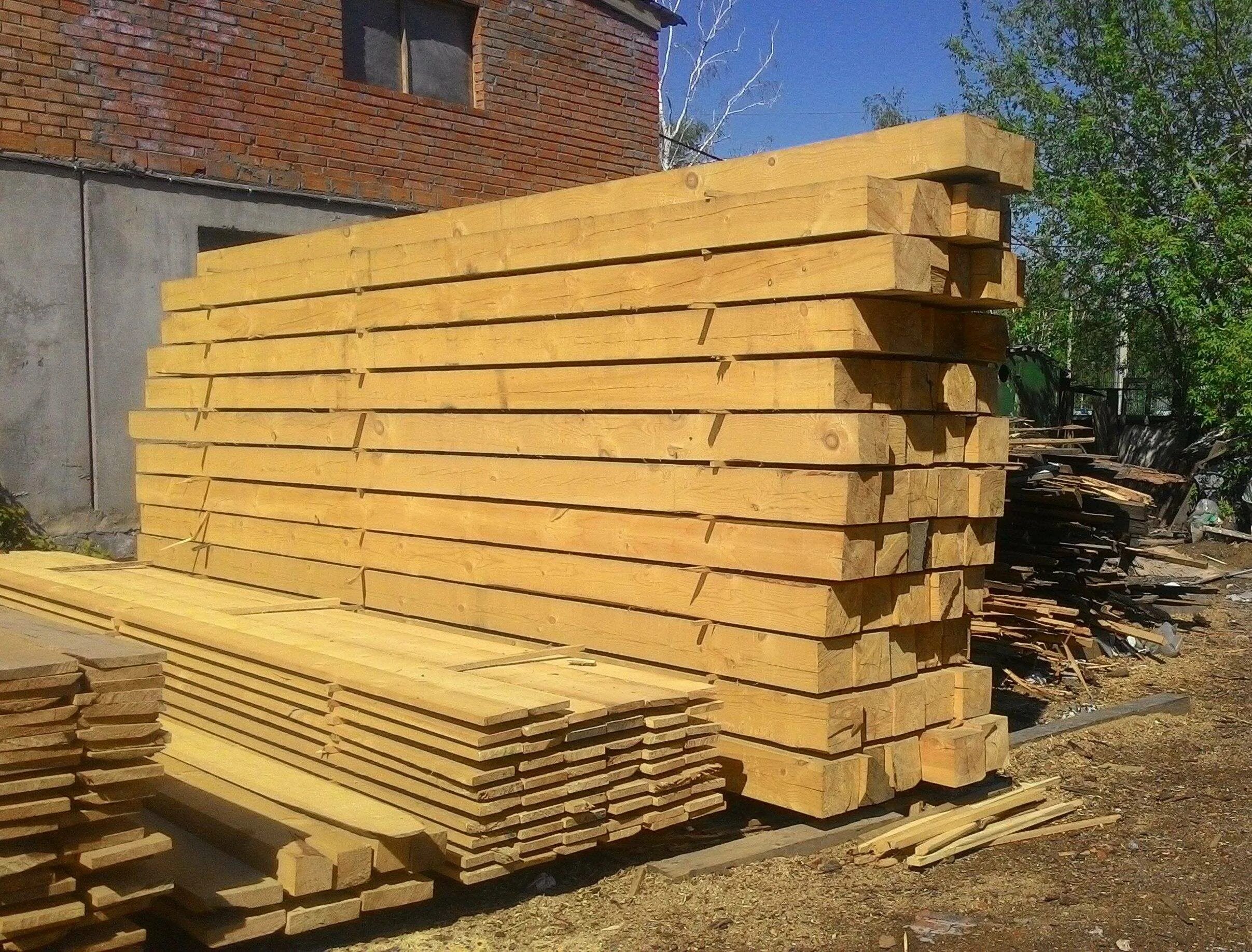 Доска брус. Обрезная доска 150*25*2000 3 сорт. 10 кубов досок. 10 кубов пиломатериала. Дерево пиломатериалы.