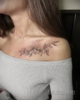 Фото тату лотос на ключице 07.08.2021 № 004 - lotus tattoo on her collarbone - t