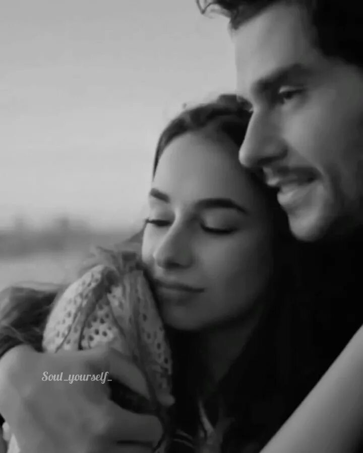 там царит любовь. влюбленные нежность. фотосессия с сердечками. романтика в отношениях. в семье царит любовь.