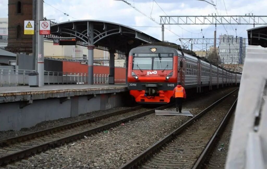 Эд4м савёловское направление. Эд4м 0254. Савеловский вокзал поезда. Станция Савеловская электричка.