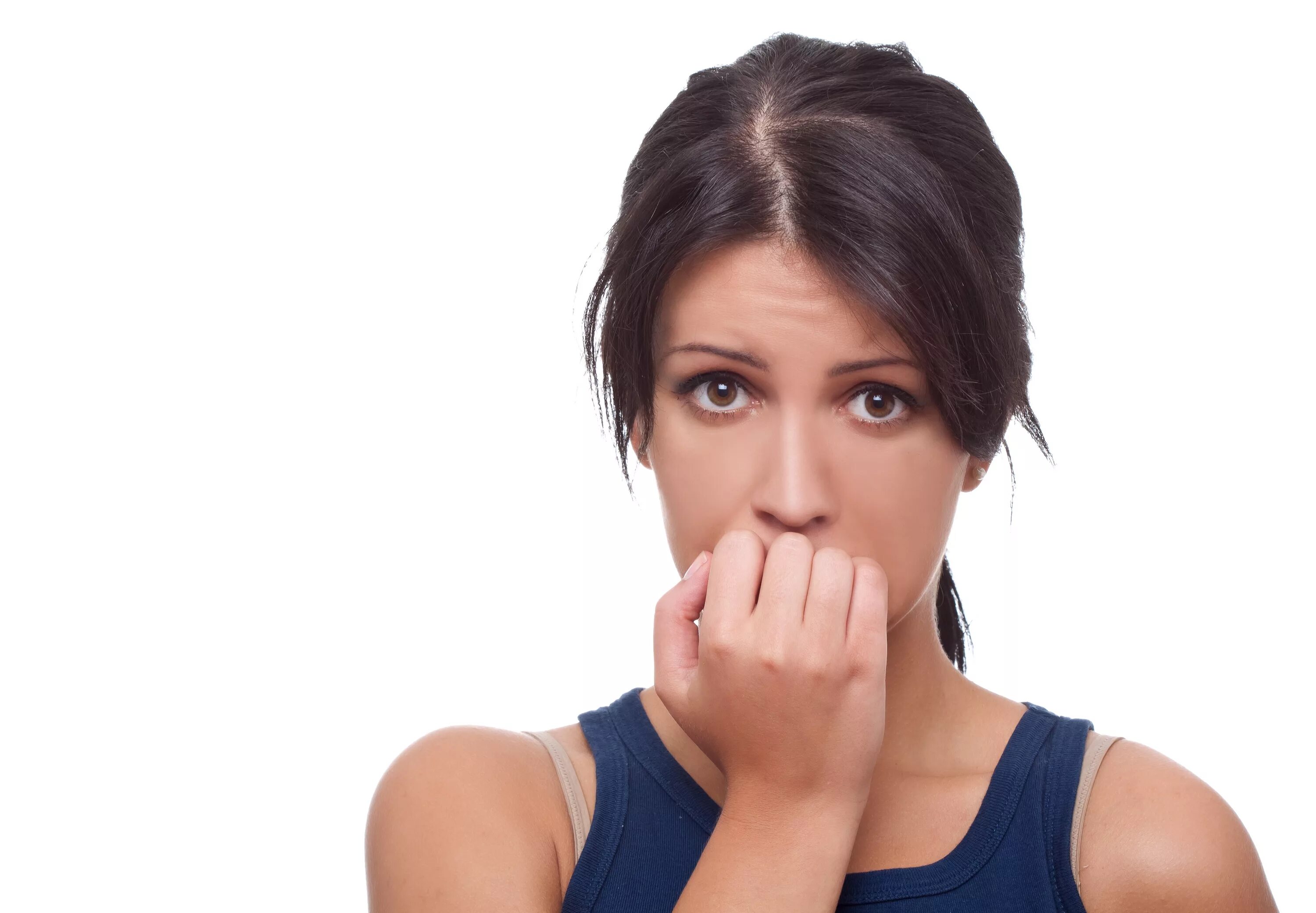 Девушка прикрывает лицо. Девушка стесняется. Стеснительный человек. Задумчивая девушка. Сегодня стесняется.