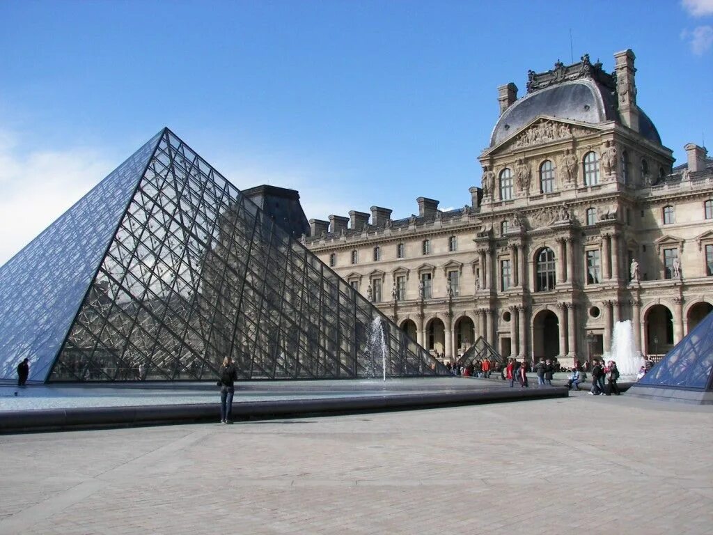 De louvre. Музеи. Лувр. Париж. Лувр Франция. Лувр Париж снаружи. Лувр площадь.