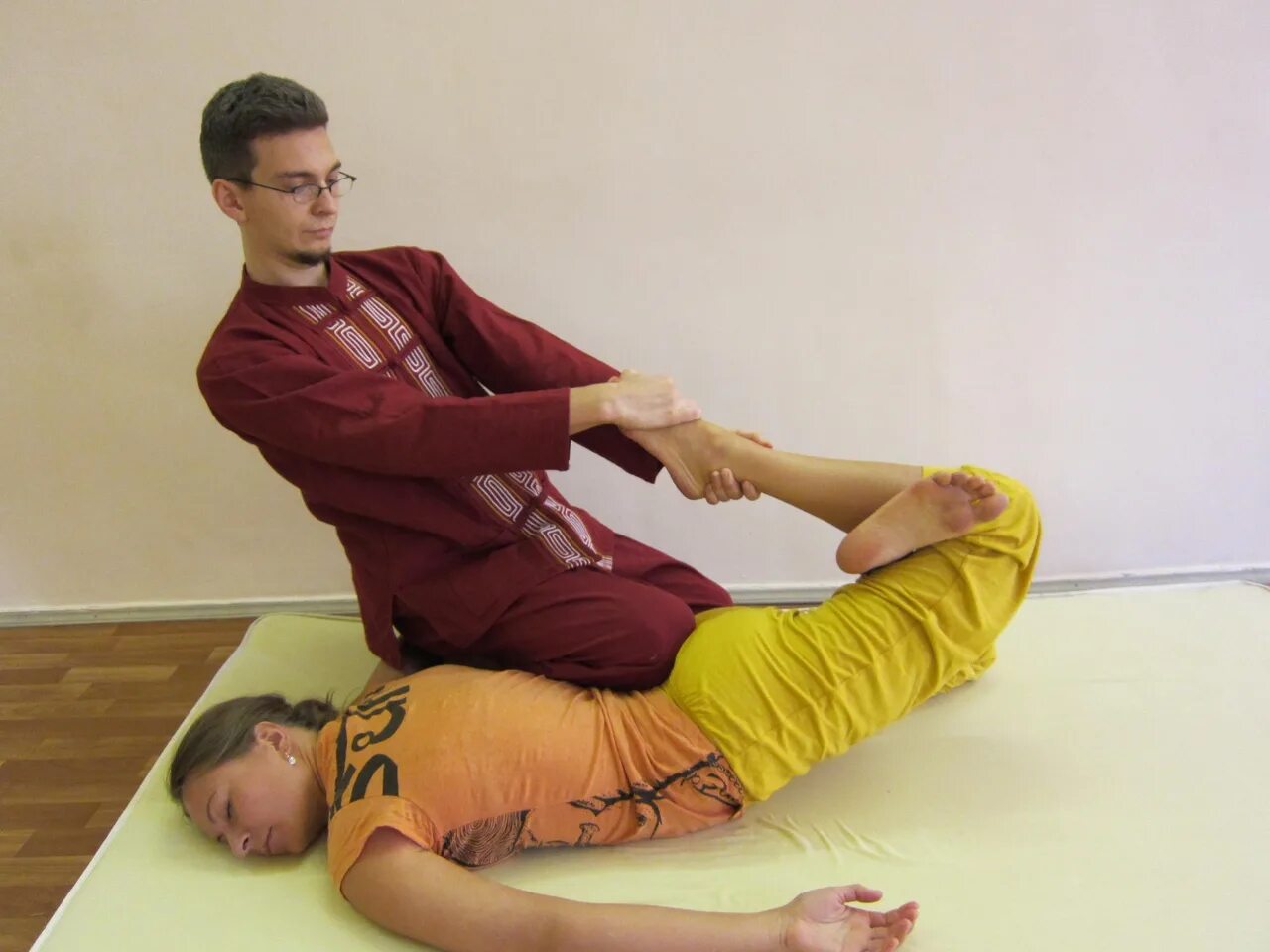 Тайский массаж. Традиционный тайский массаж. Традиционный тайский йога массаж. Пассивная йога.
