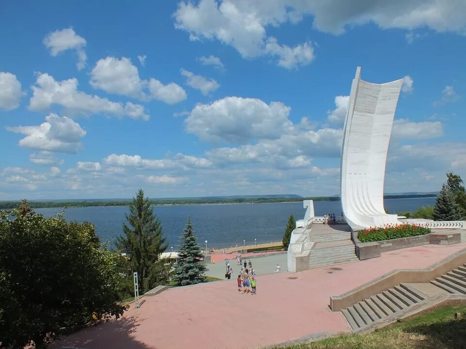 Набережная ладья. Ладья Самара. Река Волга Самара Ладья. Ладья Самара набережная. Новосибирск набережная Ладья.