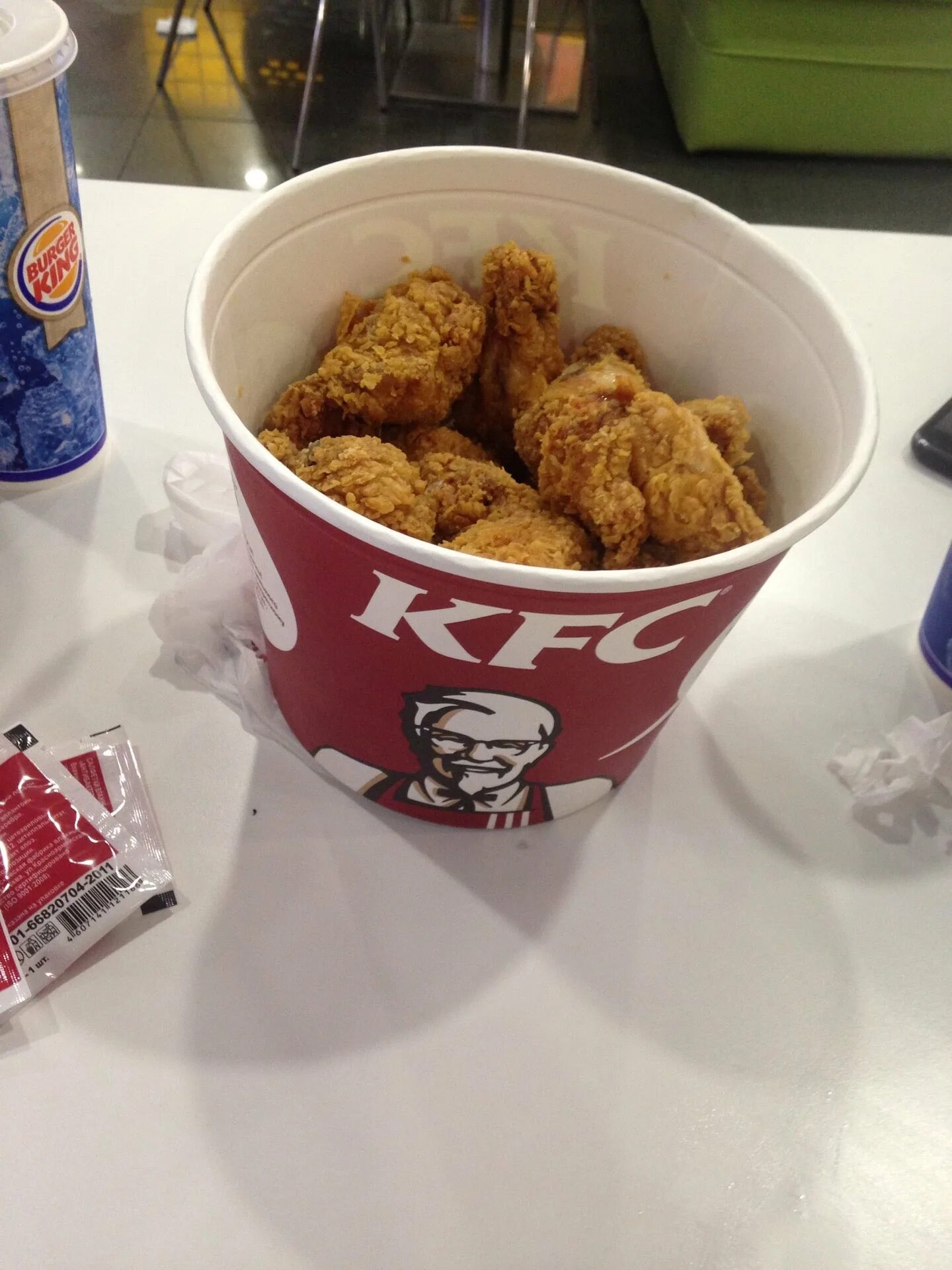 Кфс питерлэнд спб. Кфс в америке. Куритто кфс. Кфс кентукки фрайд чикен. Кфс.