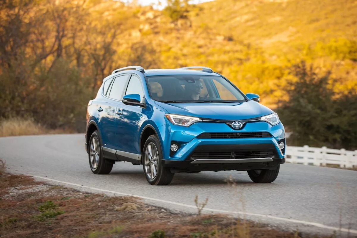 Тойота рав гибрид купить. Toyota rav4 2017. Toyota rav4 Hybrid. Тойота рав 4 гибрид. Тойота рав 4 2017.