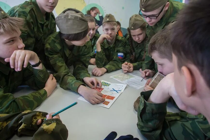 Военно-патриотические игра зарница военно-патриотическая. Рубеж военно патриотическая игра. Военно-спортивные игры для школьников. Зарница для детей. Военно-спортивная игра зарница.