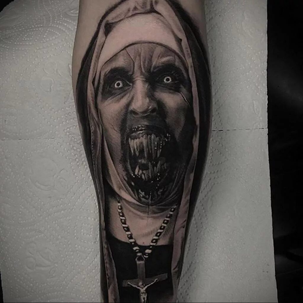 Тату монахиня с крестом. Тату монахиня. Монахиня тату чикано. Тату монашка. Тату мужские монашка.