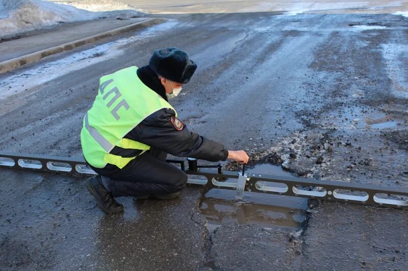 ГИБДД Кузбасса. Начальник Топкинского городского ГАИ. Дорожный фонд. Управление ГИБДД Кемеровской области.