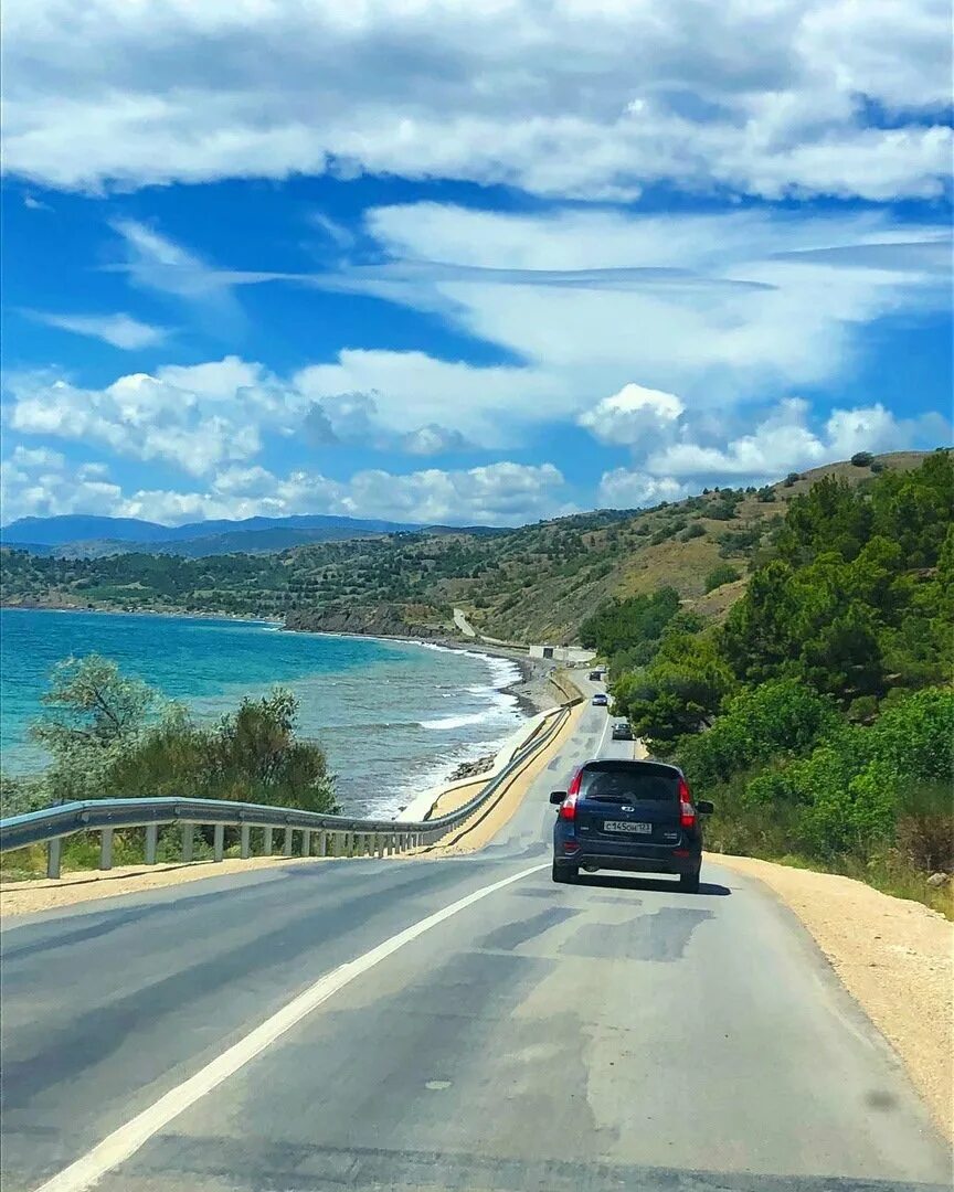 Трасса судак. Трасса судак алушта. дорога судак алушта. серпантин дорога алушта ялта. горы серпантин море дорога ялта севастополь.