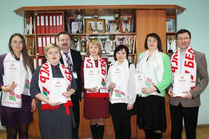 грицай дожинки. заря над неманом газета. заря над неманом выпускной 2018 год. заря над неманом газета. заря над неманом газета последний выпуск.