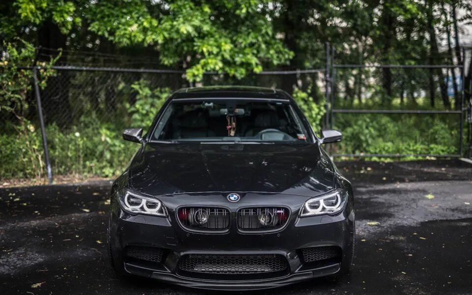 M10 black. Бмв m5 f10. Bmw m5 f10 black. Bmw m5 f10 matte black. M10 black.