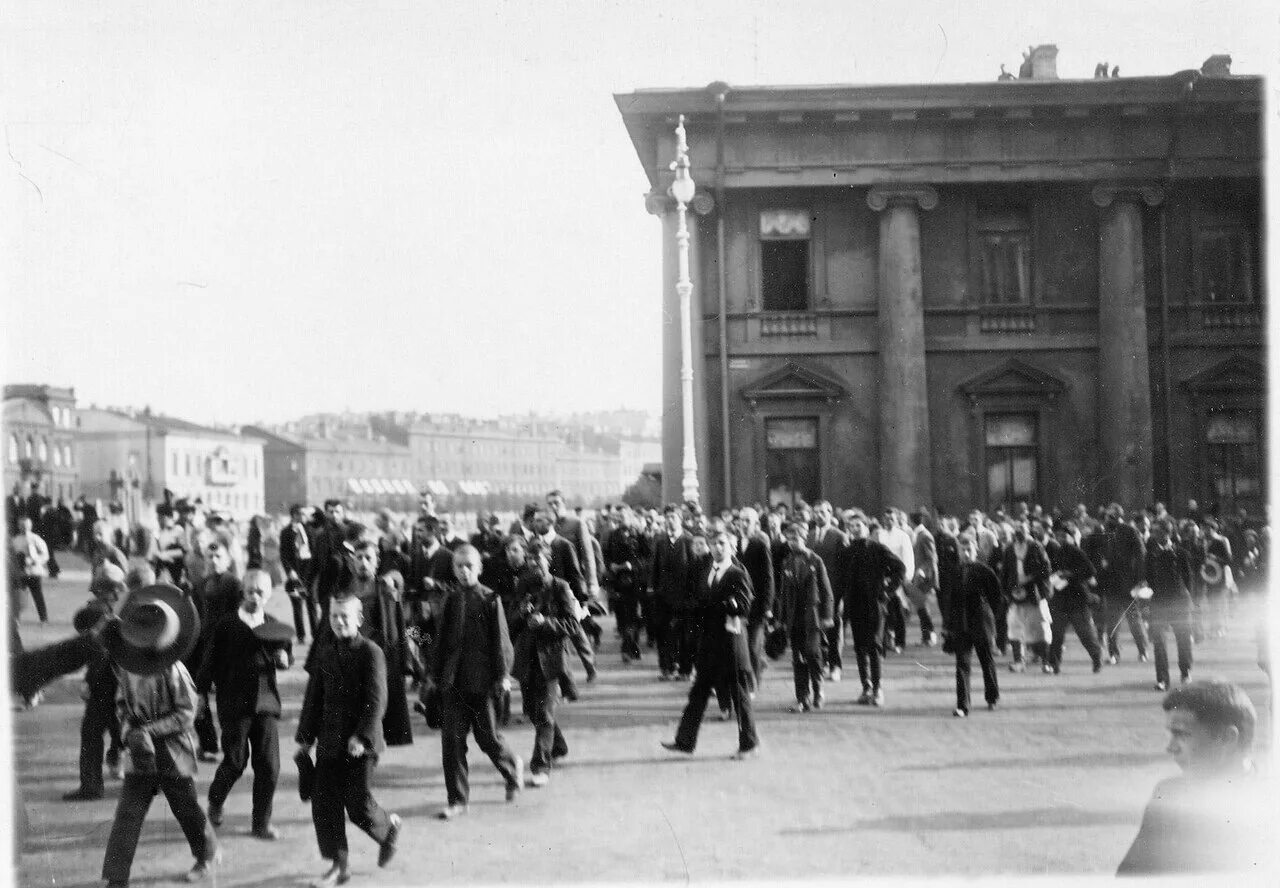 Манифестация в Санкт-Петербурге 1 августа 1914 год. Патриотическая манифестация в Москве 1914 г.