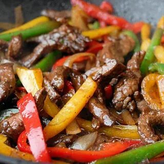 Мясо говядина с перцем болгарским