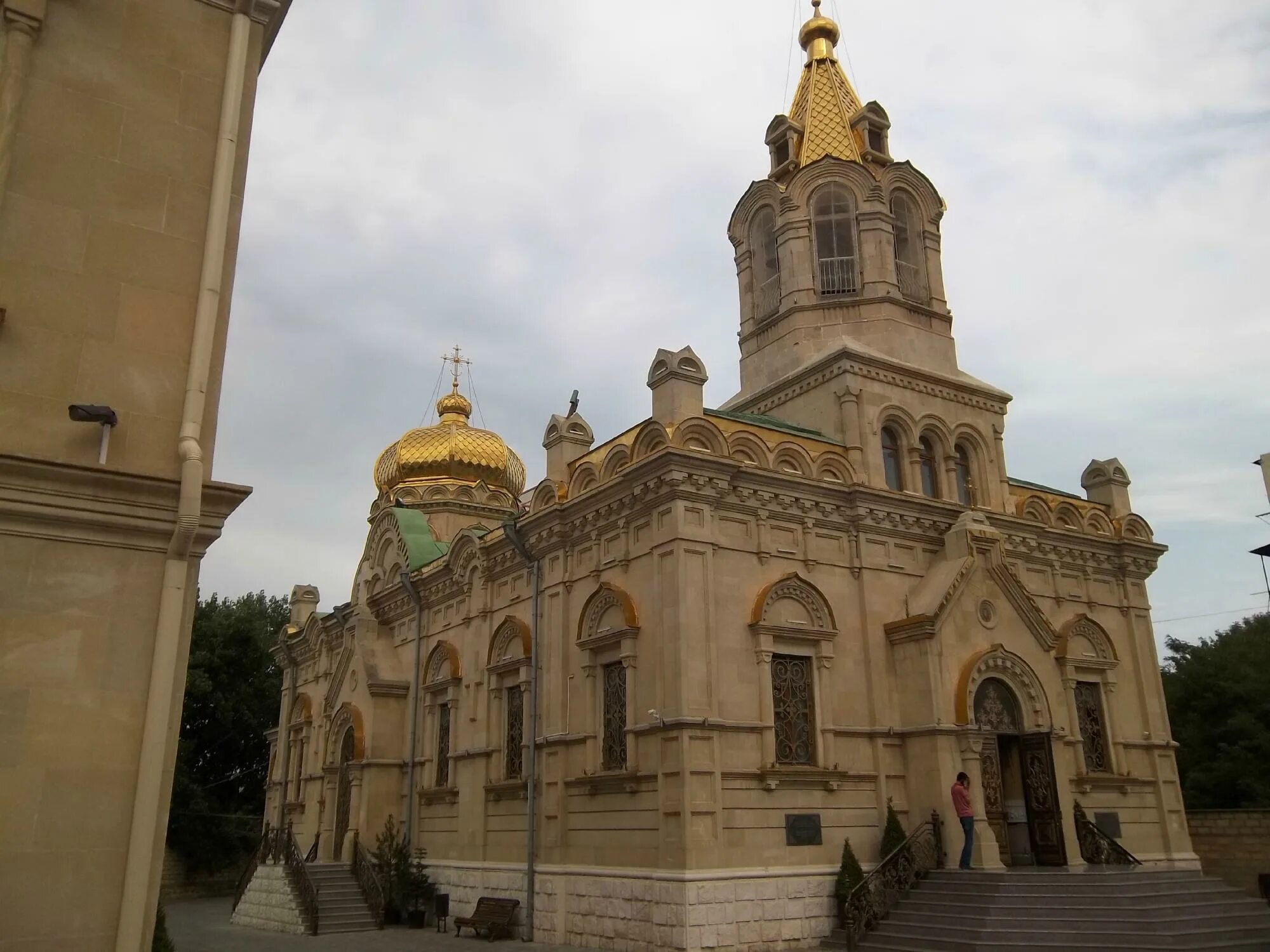 Церковь жен мироносцев баку. Храм кюрмюк. Церковь св. Православные храмы в баку. Православные храмы в баку.