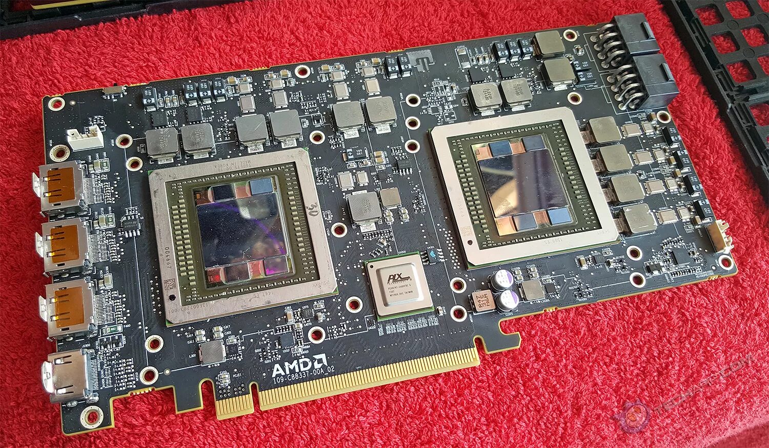 R9 Fury x2. R9 Fury x чип. AMD Radeon r9 Fury. Radeon r9 Fury x2.