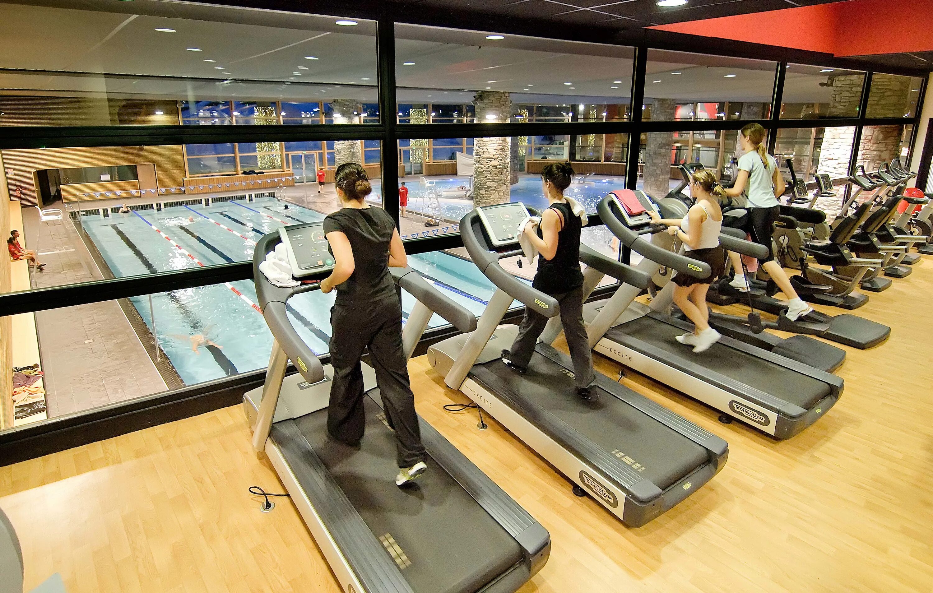 Publica fitness воронеж бассейн. Publica fitness воронеж 5 столиц бассейн. Публика фитнес воронеж 5. Фитнес клубы воронежа. Публика фитнес воронеж 5.