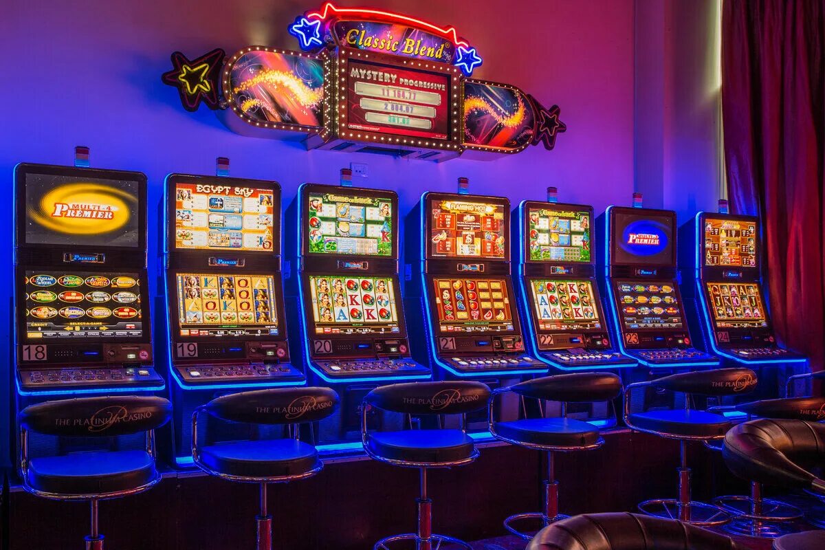 Какие самые лучшие игровые автоматы. Игровые аппараты Vulcan Casino. Игровые автоматы Vulcan Vegas. Казино Золотая бухта игровые автоматы. Игровые автоматы Crazy Vegas.
