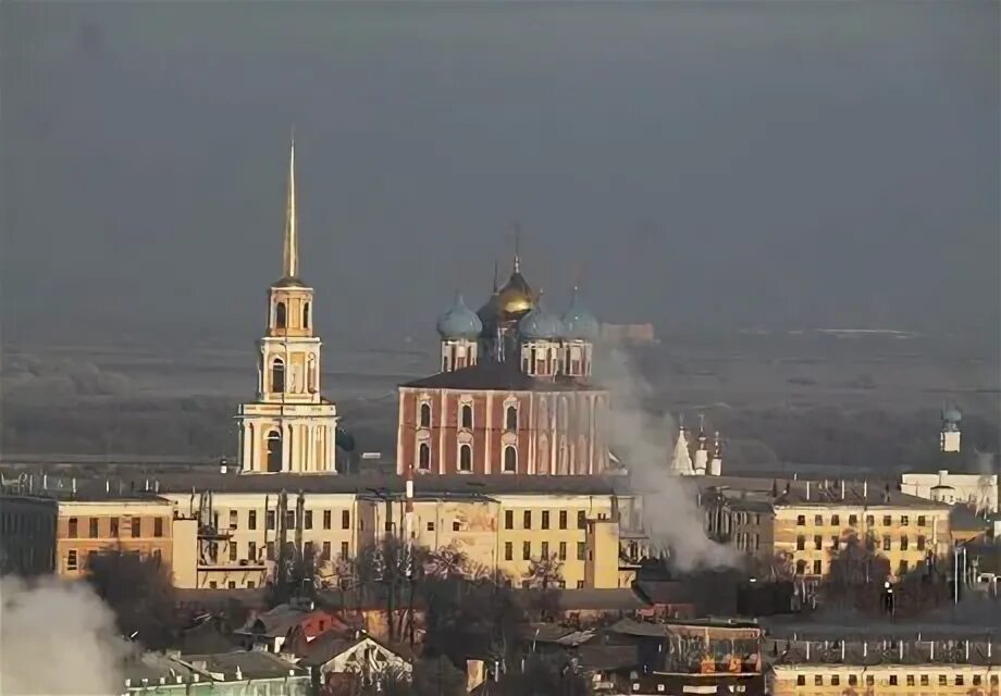 Дтп в рязани на окружной. Понедельник рязани. Понедельник рязани. Рязанский кремль прогулка. Рязанский центральный рынок.