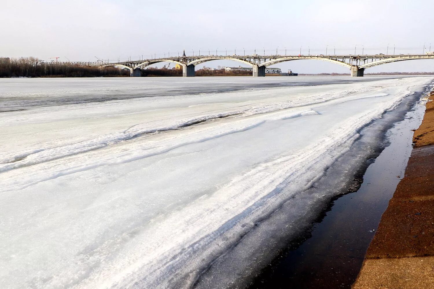 Погода в нижнем новгороде в феврале. Фото в сырую погоду Нижний Новгород. Фото погода сегодня в Нижнем.