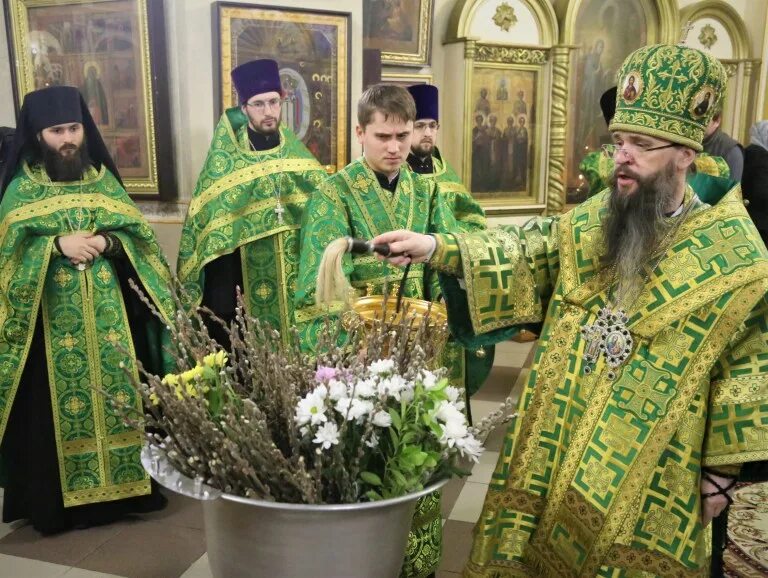 Дагестанские православные. Храм в махачкале. Абдулатипов в церкви. Рождественская архиерейская елка в махачкале 10 января 2023 год. Рпц дагестан.