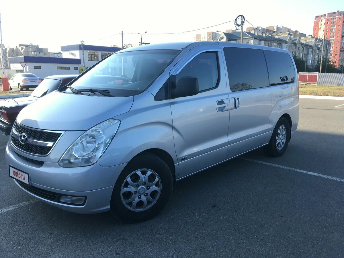 Карбоновый минивэн хендай. Хендай н-1 с пробегом. Хендай минивэны с пробегом. Микроавтобус хендай старекс с пробегом. Hyundai starex 2005.