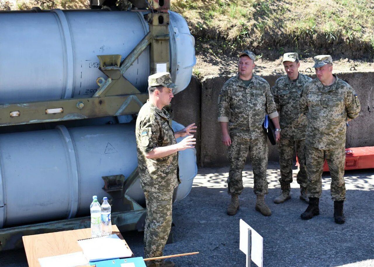 Миргородский михаил командир всу. Генерал олещук николай ввс. Шойгу сергей кужугетович в полевой форме. Современные американские генералы. Российские генералы.