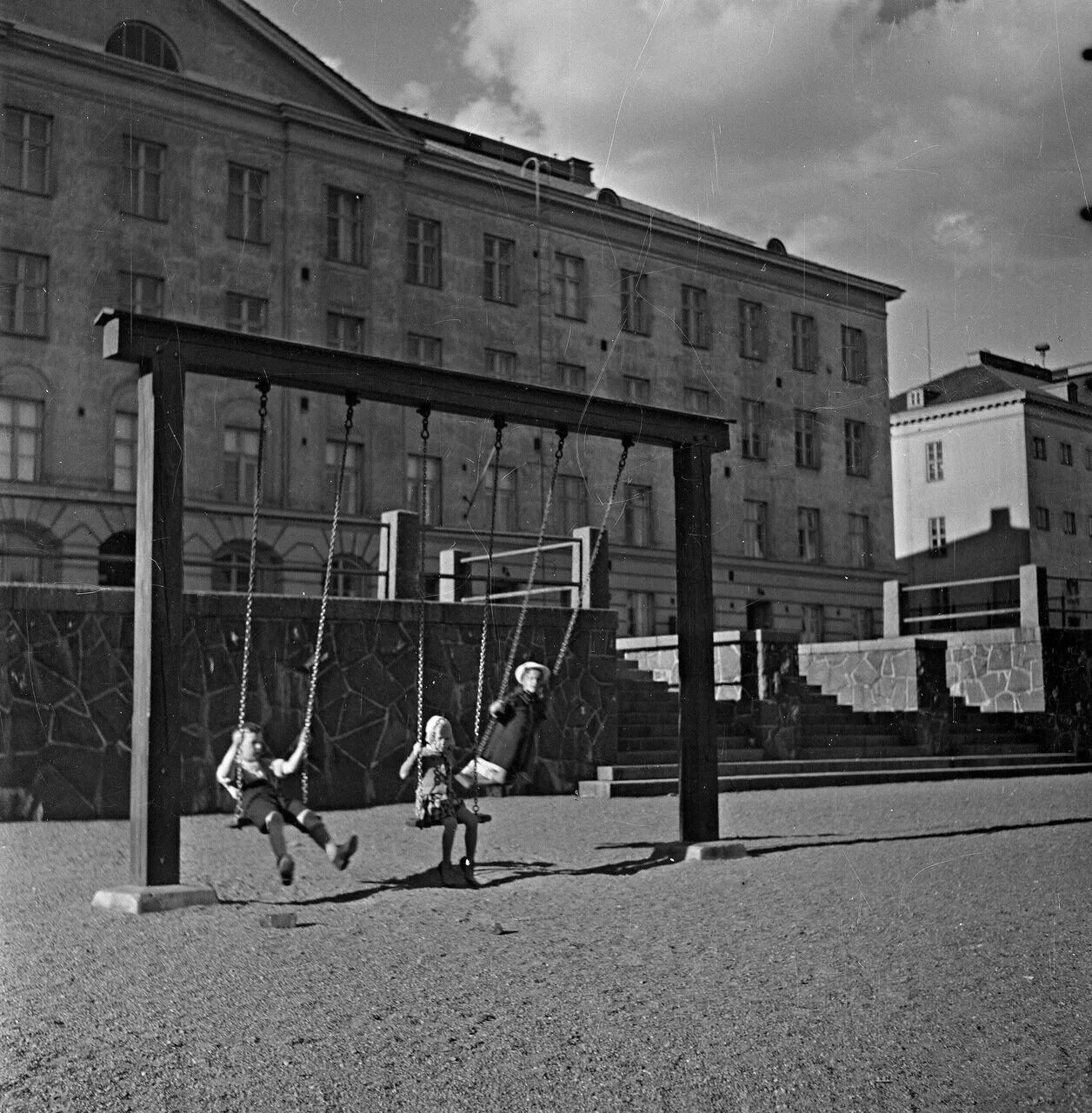 1941 20. Хельсинки двор 1960. мирная жизнь до войны 1941. хельсинки 1940 год. мирная жизнь перед войной 1941.