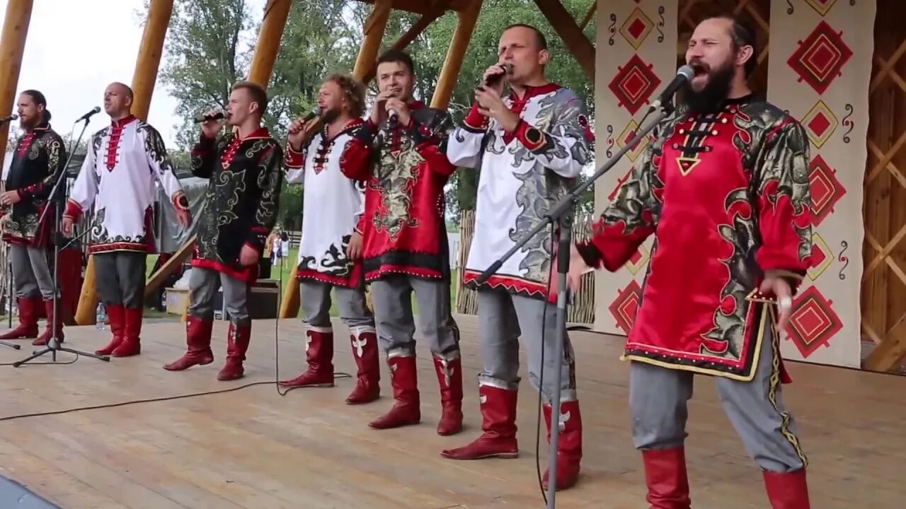 Выступления катюши. Группа бабкины внуки брянск. Бабкины внуки туман. Название концерта русской песни. Бабкины внуки - 2014 - не для меня.