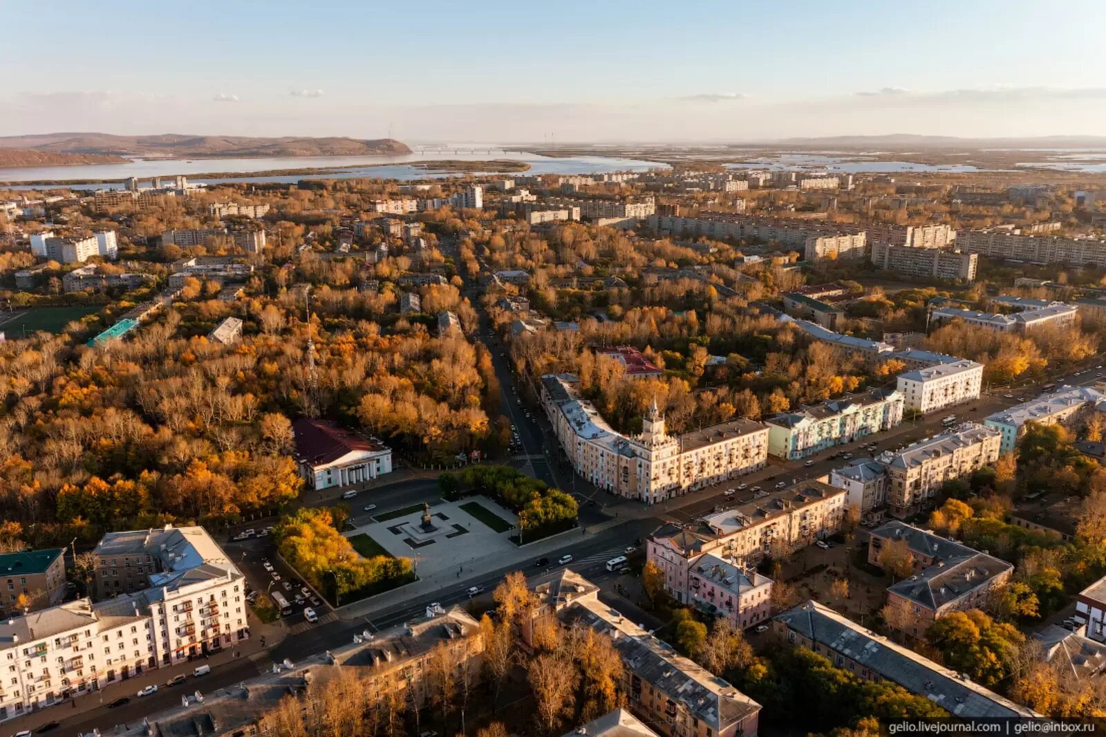 Сколько лет комсомольску на амуре. Комсомольск на Амуре. Площадь Кирова Комсомольск на Амуре. Виды города Комсомольска на Амуре. Комсомольск на Амуре с высоты птичьего полета.