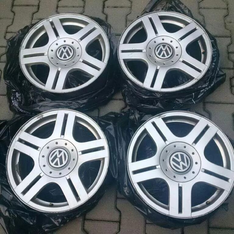 Тизер на диски Lakeville - Volkswagen Passat CC, 1,8 л, 2012 года колёсные диски