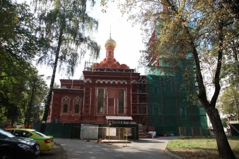Храм бахрушиных на алексеевской. Храм живоначальной троицы бахрушиных. храм живоначальной троицы 1 рижский переулок. храм живоначальной троицы на алексеевской.