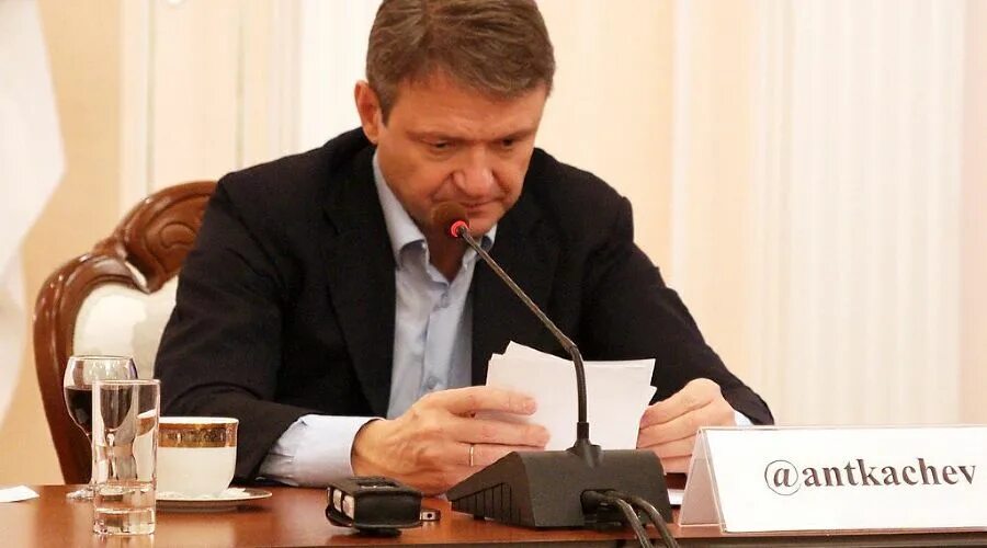Чем занимается бывший губернатор. Чем занимается бывший губернатор
